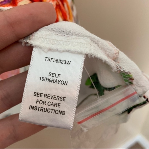 [The Room] White & Colored Floral Print Flutter Sleeve Tie Detail Cropped Top - Picture 7 of 10